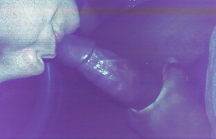 sexo xxx Linda anal cerdas chica utiliza juguete mientras juega Vidya