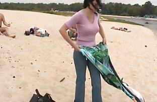 sexo xxx Adolescente videos muy cerda morena le encanta ser follada difícil