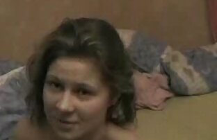 sexo xxx Hermosa chica cerdas cogidas hace la delicioso mamada con feliz final