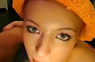 sexo xxx Jóvenes lesbianas jugando con videos muy cerditas un strapon